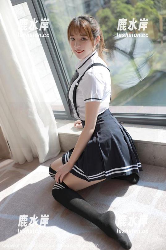 MFStar模范学院 - 好吧，蒋小静Jessica，你的网袜与高清照片搭配得算完美，但这能穿出去吗？