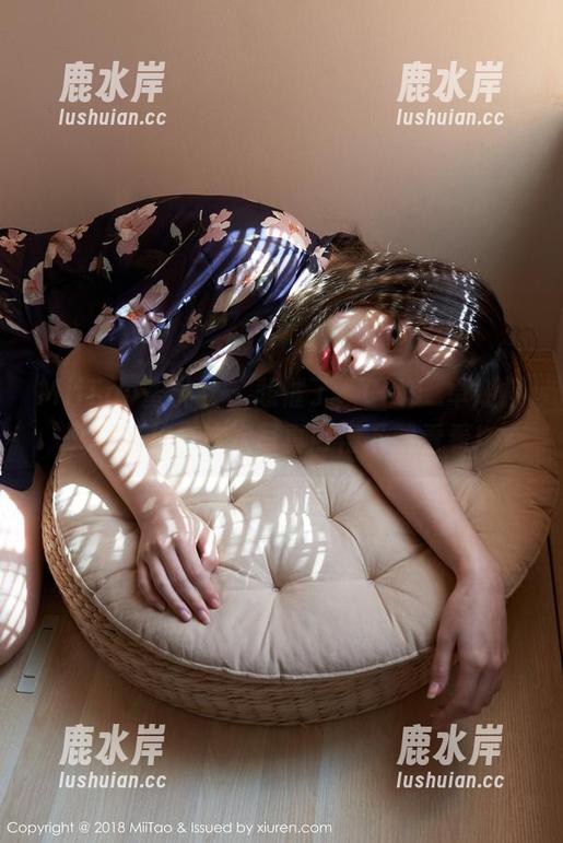 MiiTao蜜桃社 - 悲催了，Cris_卓娅祺又在自拍，这次写真可得下载看看！