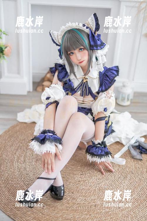 愚人节提前到来，Momoko葵葵的全套职业装图集，谁说西装不能摇滚？