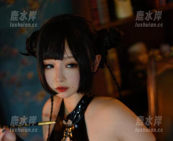 高跟鞋与PAKI草莓酱：无圣光的透视原图下，脚步跺得恰到好处。