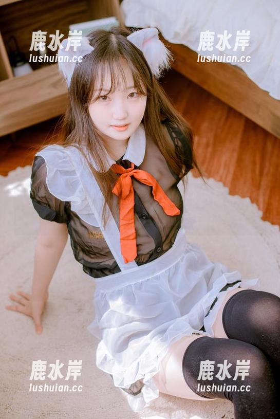 就爱这种低调：Sia(시아)的纯白写真带来的都是啥乱七八糟的情绪？