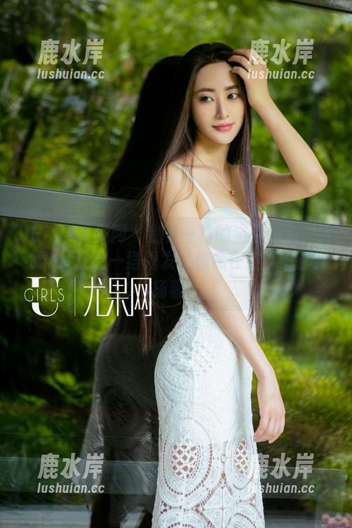 UGirls尤果网 - 别具一格的浴室图包！纯小希精选的一绺秀发，仿佛在空气中都轻扬着。