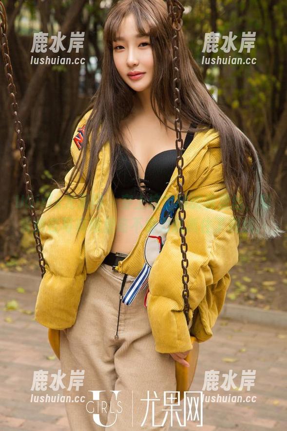 UGirls尤果网 - 穿上这定制的裤里丝，赵智妍在写真照里毫不费力就抓住了视线。