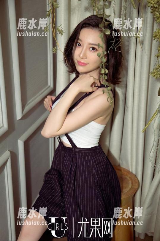 UGirls尤果网 - 学姐的私拍，黛斯羽每一张美图都像在诉说一种无言的对话。