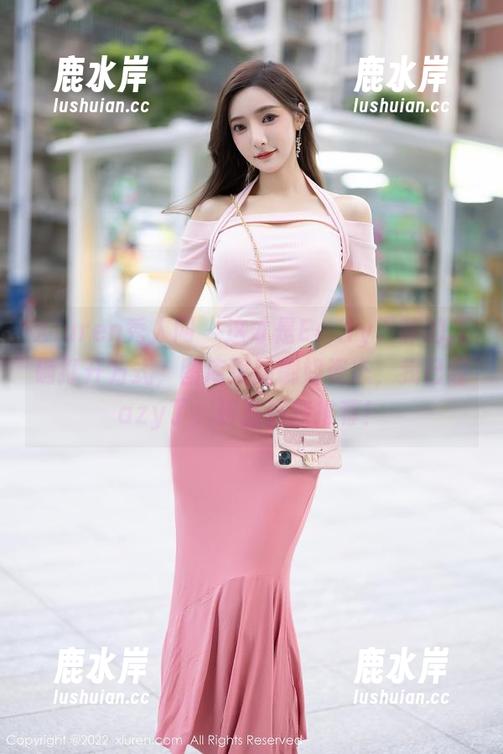 Xiuren秀人网 - 这才是Emily尹菲的正确打开方式，图库里的御姐姿态，我已经azy了，资源强烈推荐！