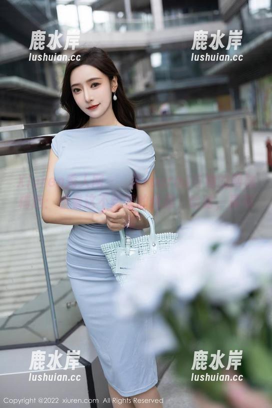 Xiuren秀人网 - 媃柔rourou与她的网袜精选：看看这不经意的优雅，哈哈，真有趣。