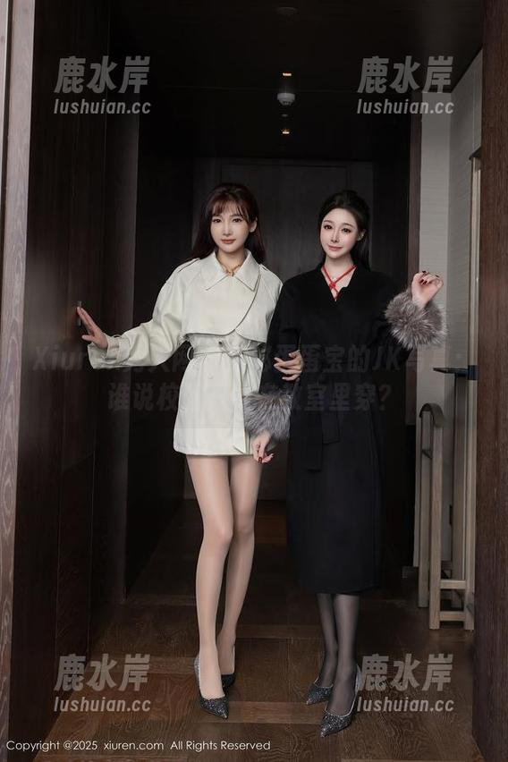 Xiuren秀人网 - 探秘蛋蛋宝的JK写真：谁说校服只能在教室里穿？