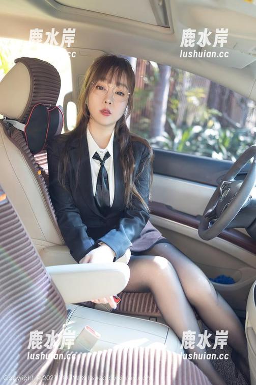 YouMi尤蜜荟 - 娜娜TINA的空姐写真集，顺便分享几件航空小事儿