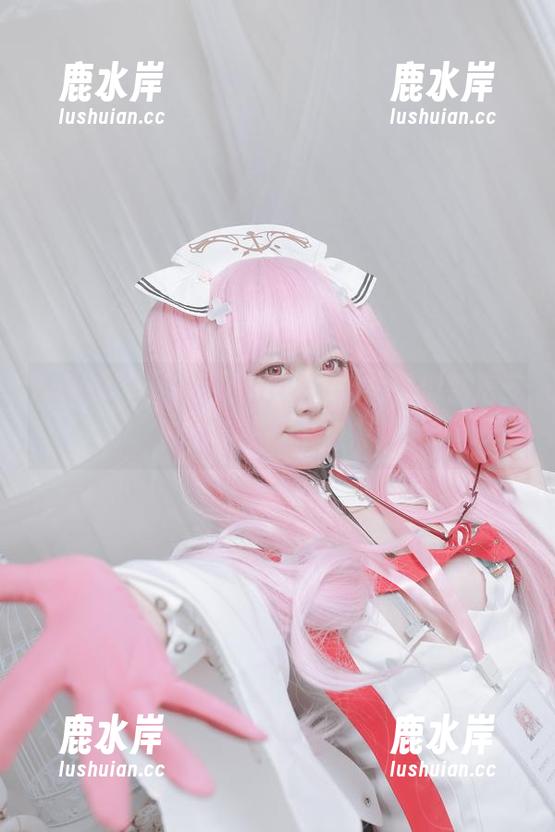 水手服，asagiriai(爱ちゃん)似乎把气氛调得跳跃了起来。