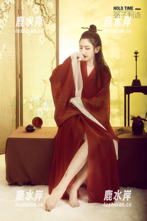 丽柜 - 韩雪制服写真，图片里有种不可言说的气息，画面竟让我停顿。