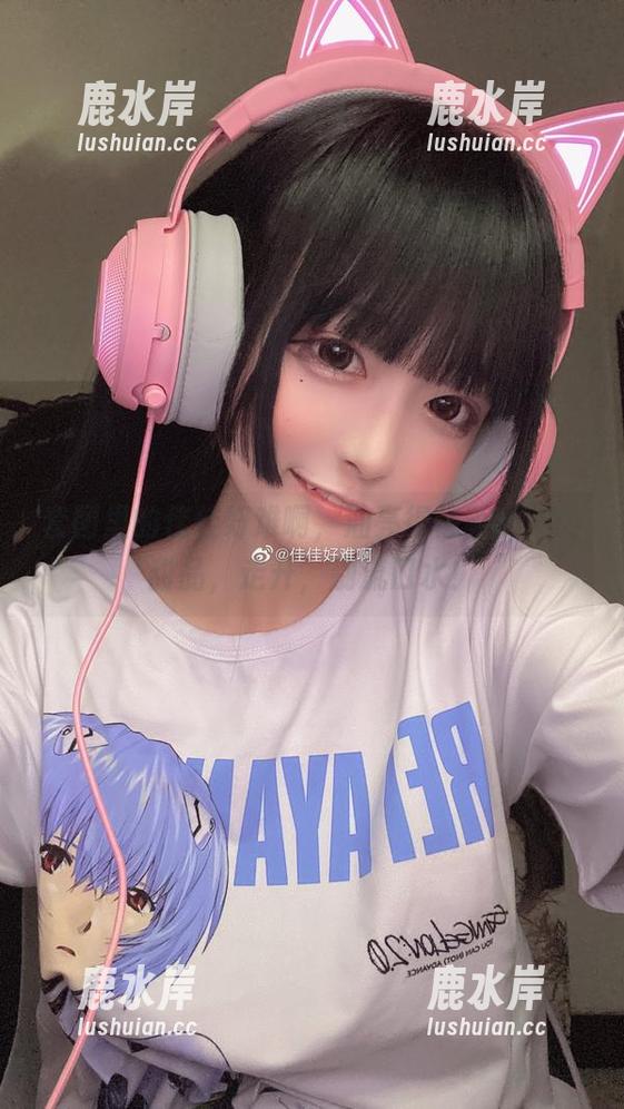 套图里的佳佳好难啊，油亮得像新出炉的甜品，走开，别流口水！