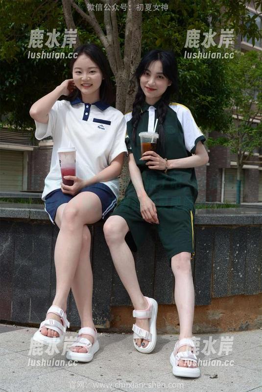 初夏女神 - 作品也太会撩了吧，依依民国女神上线，来做我的灵感源泉！