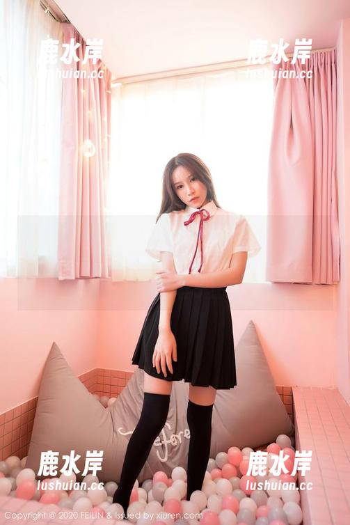 嗲囡囡 - 章芃芃！神奇的原图，作品里面的裸足让人冷不丁想了些不同的事，瞧这自由的样子！