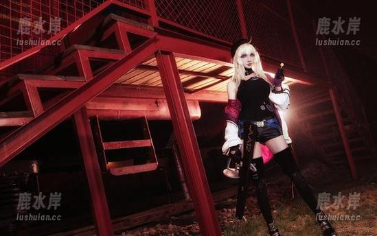 在下萝莉控ii的写真：网盘里藏着的碧蓝奇遇