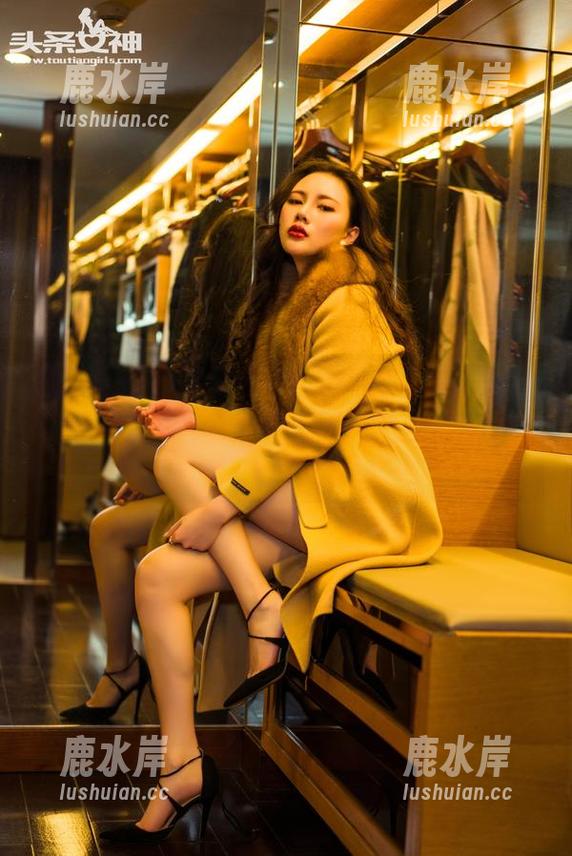 头条女神 - 谁说“小晴子”和“姐姐”不搭配？快来瞧瞧这张原图和套图的奇妙融合！