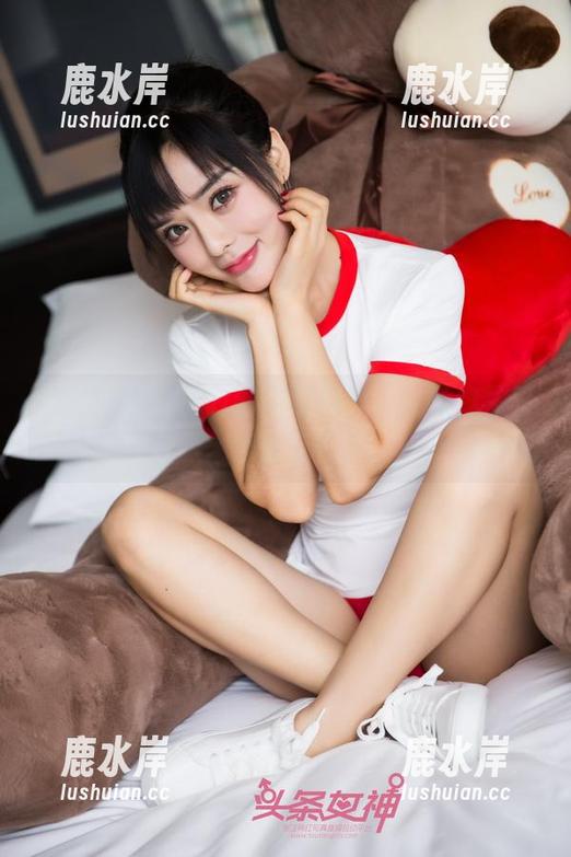 头条女神 - 王竹的棉袜写真，谁说棉袜不能时髦？
