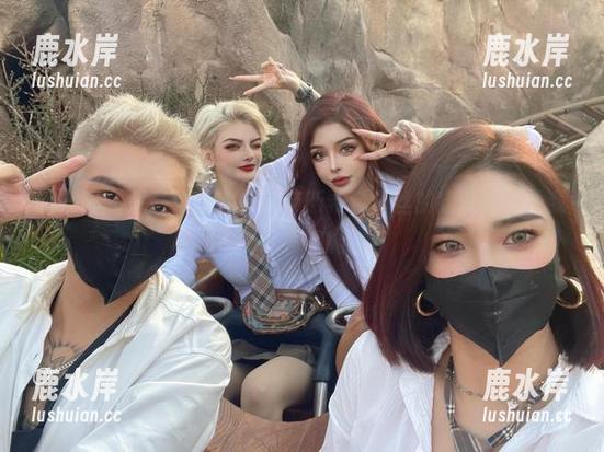 微密圈 - 拔高你的审美，奈斯希希白丝的定制写真让我欲罢不能