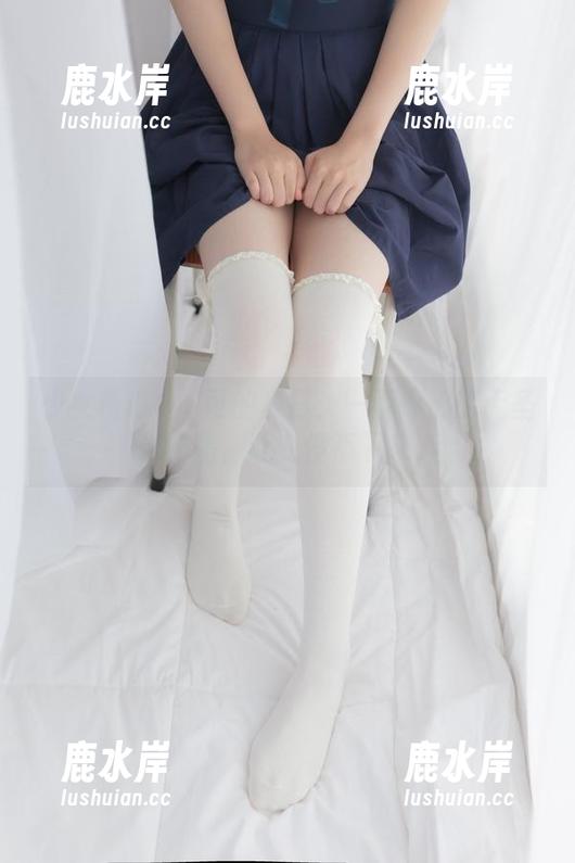 少女秩序 - 晞可的夏日：一箭穿心的无圣光作品，让人停不下来。