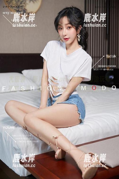 尤蜜荟 - 图片里的Yomi悠蜜，海边玩得不亦乐乎，我只好在旁边欣赏她的欢乐影像。
