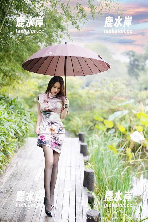 尤蜜荟 - 不小心翻到了Lingyu学妹的图库，作品果然又有那种韵味