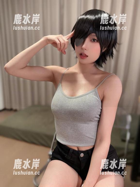 浴室变身：布丁大法的美图写真，来一波与水的亲密接触吧！