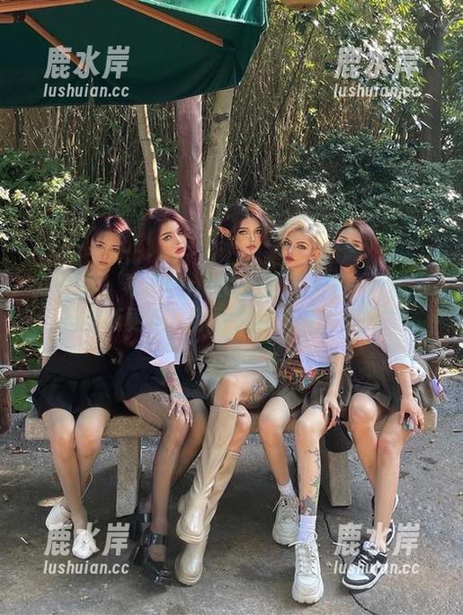 微密圈 - 希希Gina的透明观察室——等不及全新更新，你敢挑战这份大胆吗？