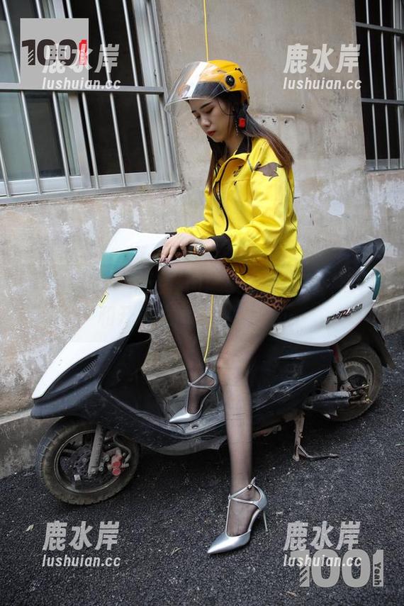 异思趣向 - 精选套图：小小的镂空，隐秘和开放之间的微妙平衡…