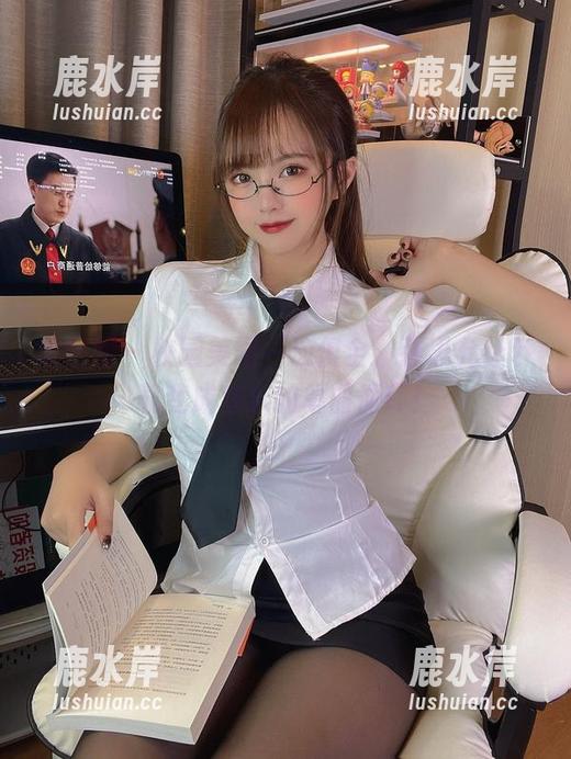 微密圈 - 校园美图一应俱全，张思允让下载变成欢乐的单曲循环！