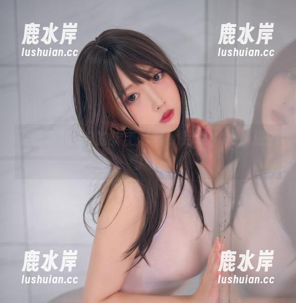 看看念念_D的护士写真，别说，我掉进去了。