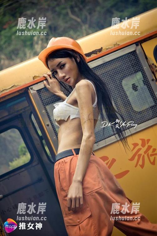 推女神 - 哇，这吕梦玉的私拍跟我平时看到的太不一样了，美脚界的天花板？
