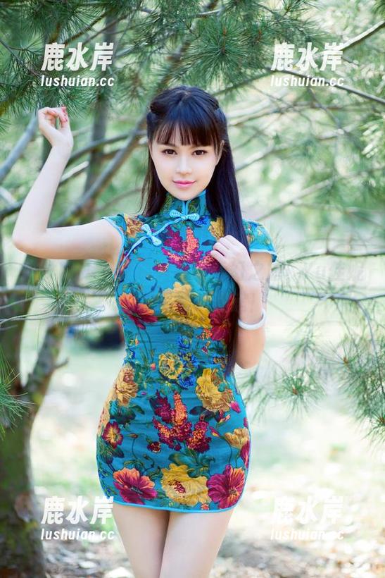 推女郎 - 一件白衬衫的奇幻之旅，Yu佳妮的福利图片速递！