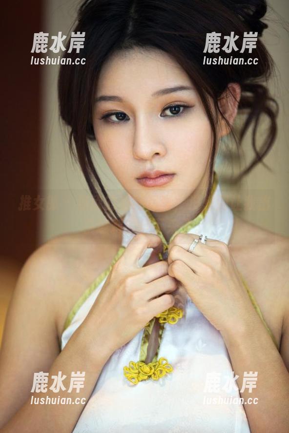 推女郎 - 连欣的清纯写真，没想到让我出乎意料的停下来了。