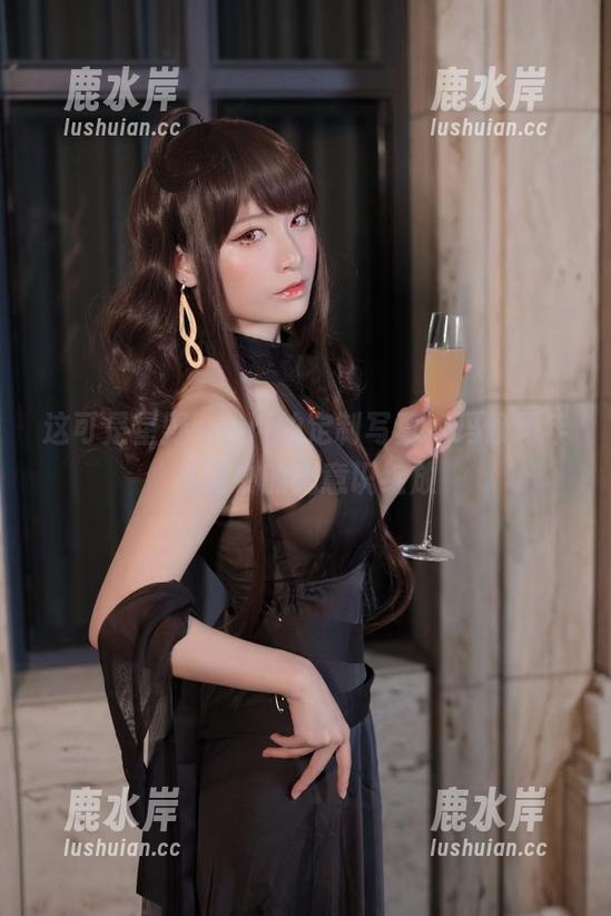 这可是星野saori的定制写真，玛修周年礼服中的无意识绽放