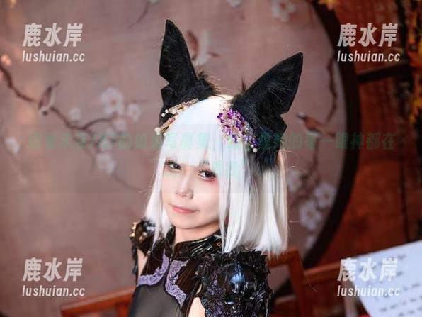 细看末夜787的姐姐写真集，原图里她的每一眼神都在说：“看我”.
