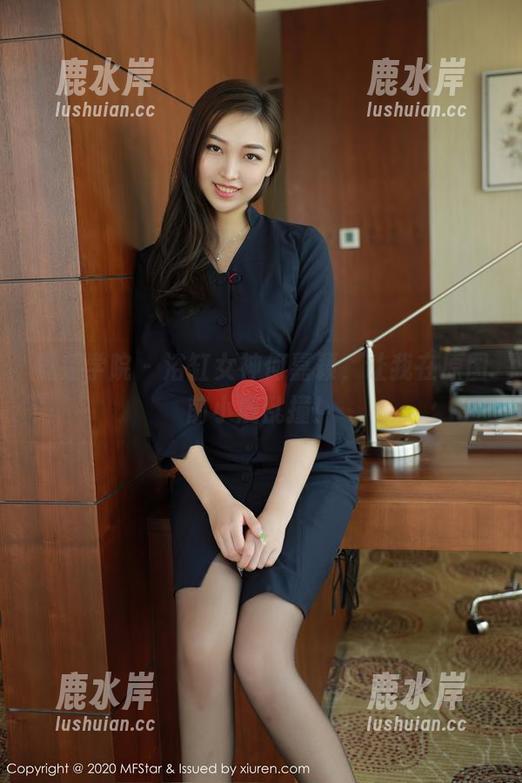 模范学院 - 浴缸女神何嘉颖，让我在原图前小鹿乱撞！