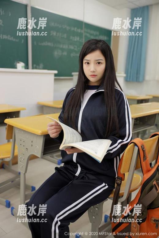 模范学院 - 下载唐琪儿il的长腿，送给你一份腿迷的晚餐！