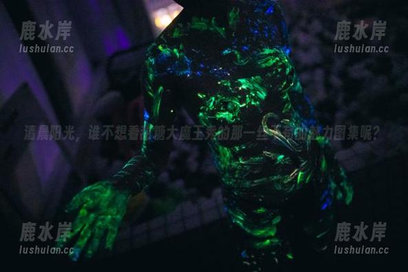 清晨阳光，谁不想看甜糖大魔王秀的那一丝不苟的魅力图集呢？