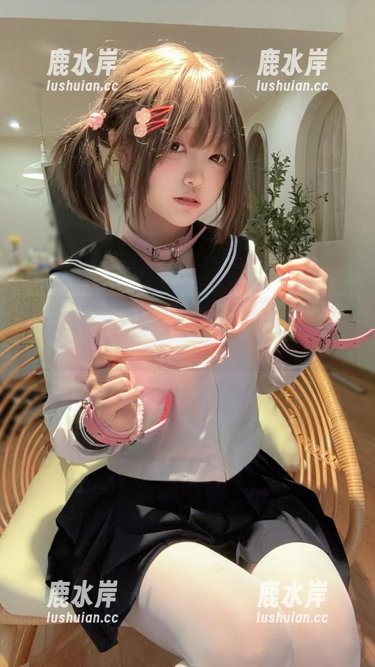 神沢永莉的美腿，原图看到想拿去做壁纸，谁不想一直欣赏？