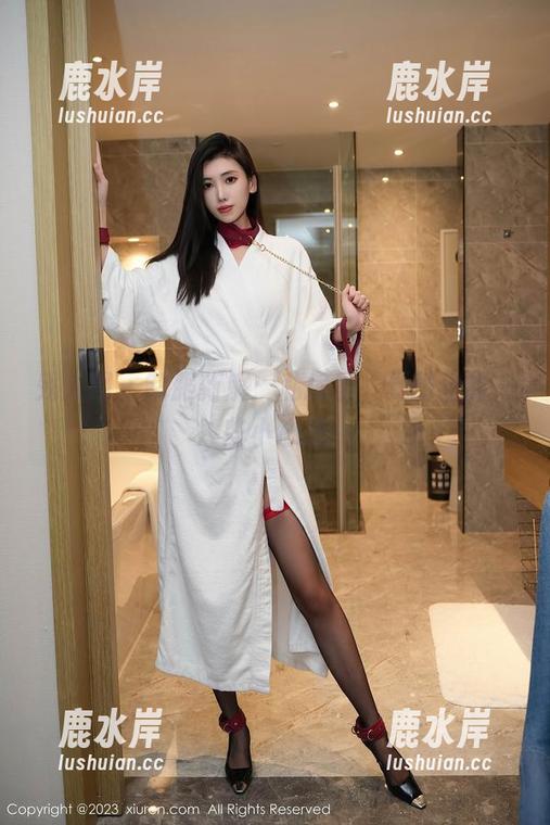 秀人网-夏甜甜 秀人网 - 制服新解:私房里,夏甜甜的一些小心思