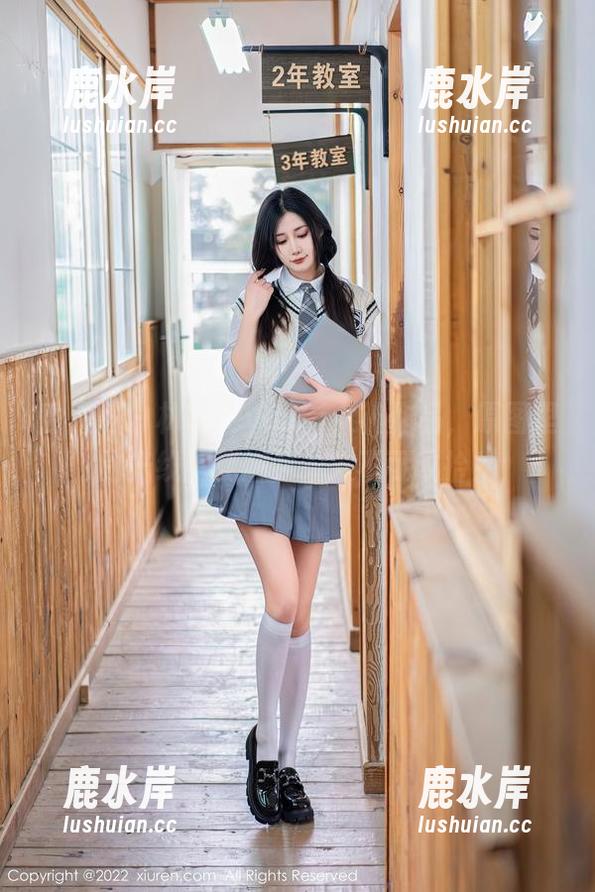 秀人网 - 林文文yooki女神作品，原图里的光线把我燃到一发不可收拾！