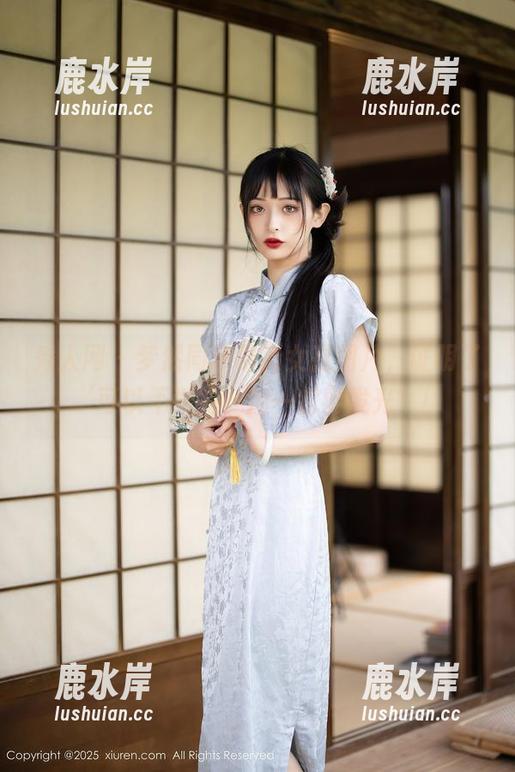 秀人网 - 梦然同学最新女孩图片，证明了‘可以不洗头，但一定要发光’！