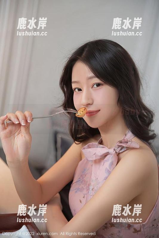 秀人网 - 看那旗袍，然后是汐汐baby—私房图集里的悠然感