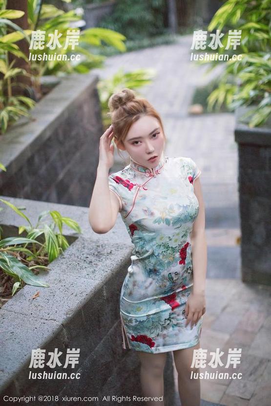 秀人网 - 龙女sunny的女友图包：高清到让你怀疑人生！