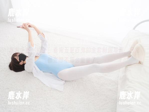 紧急企划 - 得了，看完五更百鬼的全套制服写真，日常都变得不那么重要了。