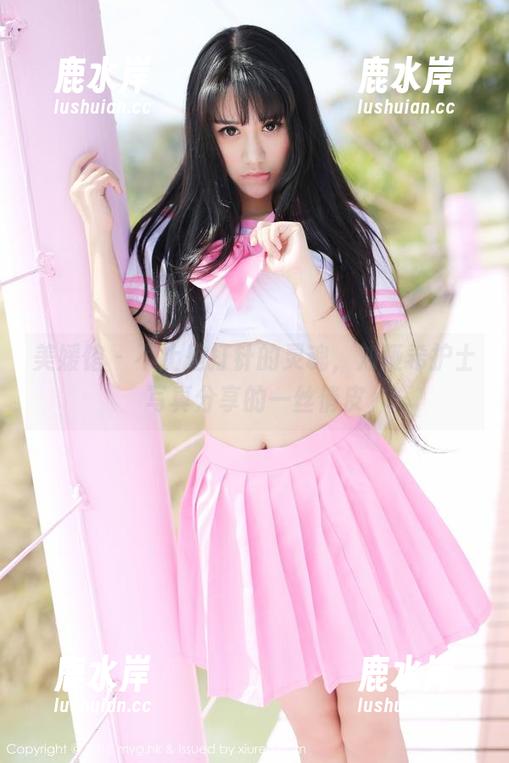 美媛馆 - 不止是打针的灵魂，刘娅希护士写真分享的一丝俏皮