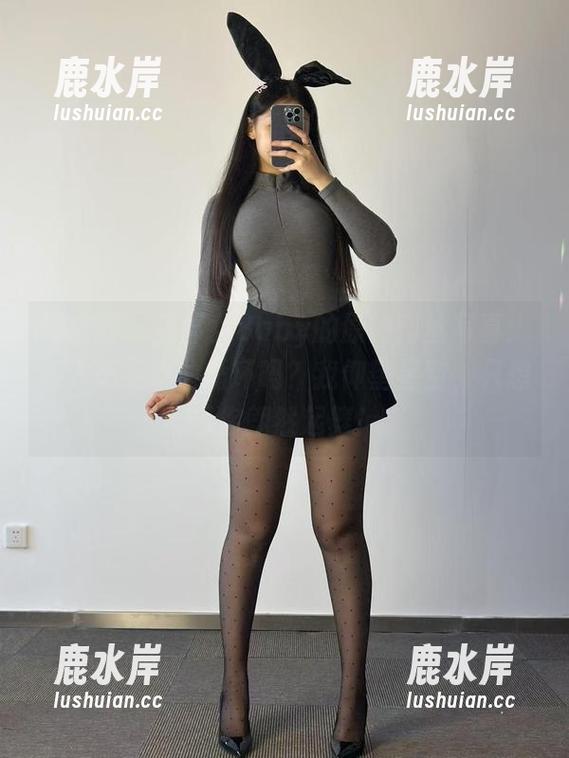 微密圈 - 美邵女Baby的原神肉丝写真：有人想要单曲循环吗？我仰望星空，只想看你翩然起舞！