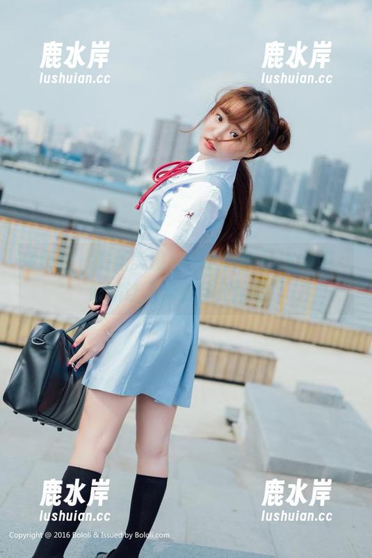 菠萝社 - 最新美图：王语纯换上JK制服，偏偏让人无法移开眼睛！