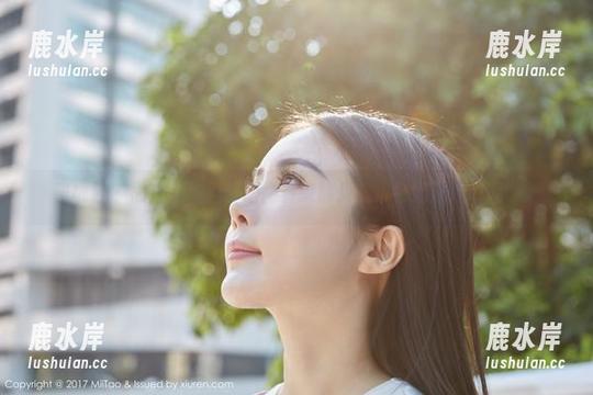 蜜桃社 - 黑白全集见真知：看来韩贝贝很会玩这“单调”。