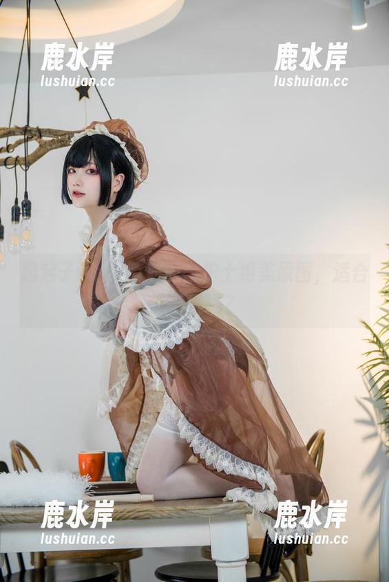 起起子vvvv策划的白护士绝美原图，适合做壁纸吗？