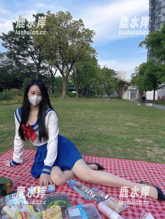 微密圈 - 与大家分享软妹小九九的裸足，让人想起了沙滩和下午的悠闲时光。